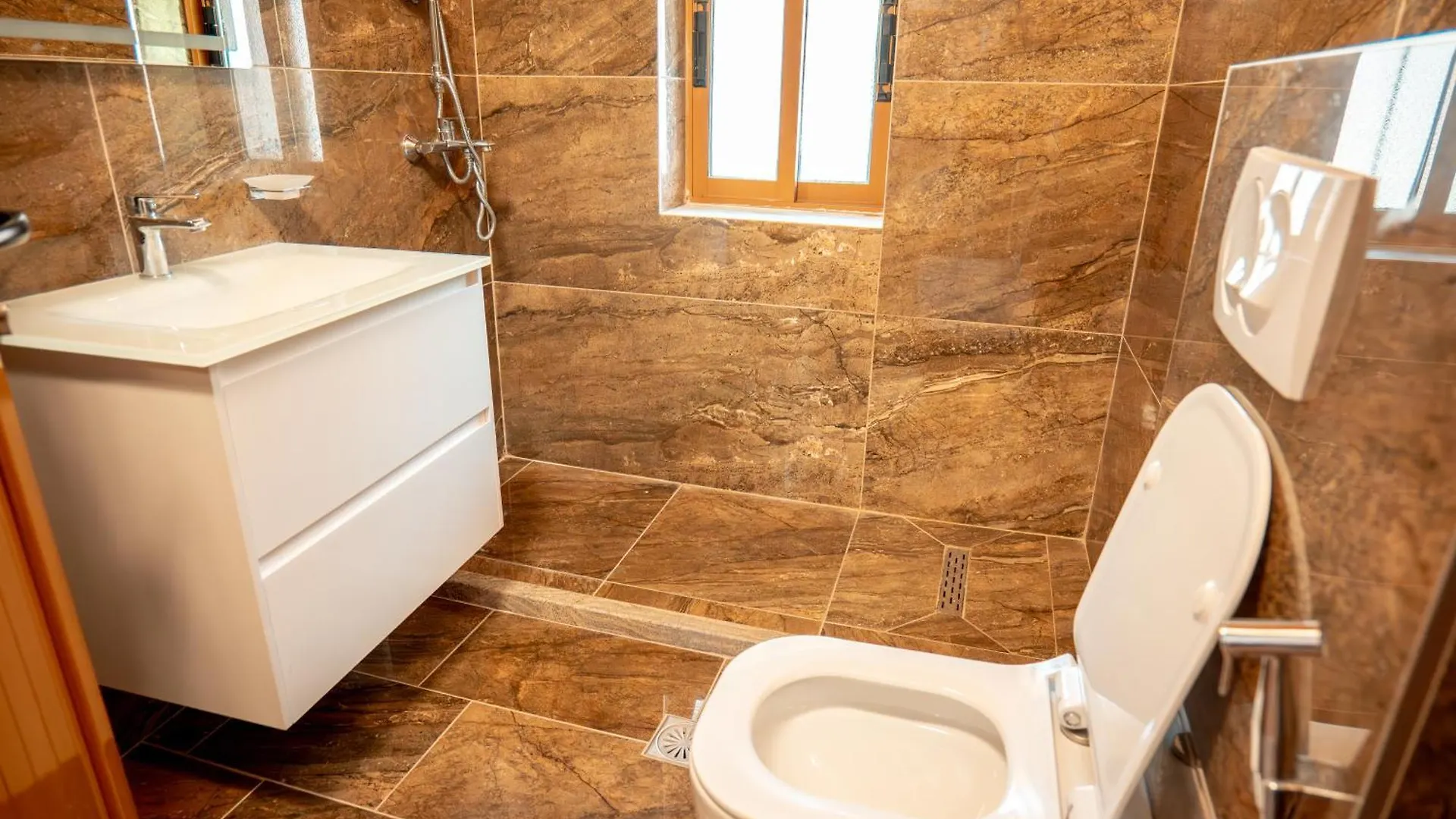 Fabio Guest House Gjirokaster 0*,